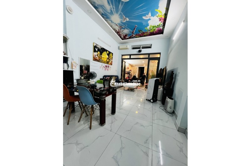 Bán nhà Thủ Đức, Hiệp Bình Phước, Quốc Lộ 13. 4x32m, 128m2, 3PN, SH, 7.45 tỷ. LH: 0933125879